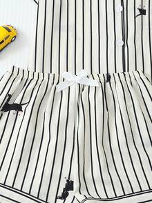 2 Stücke Damen bequemer gestreifter Dackel-Muster Pyjama-Set, Kragen-Knopf Kurzarm-Top und Schleife-Shorts, Sommer Nachtwäsche und Loungewear