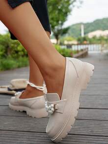 Women's Thick Sole Solid Color Loafers, Fashionable College Style Metal Pearl Loafers, Comfortable And Lightweight Shoes Black Retro French Thick Sole Mary Jane Shoes For Women, New Style Suitable For Dresses, Low Vamp Shoes