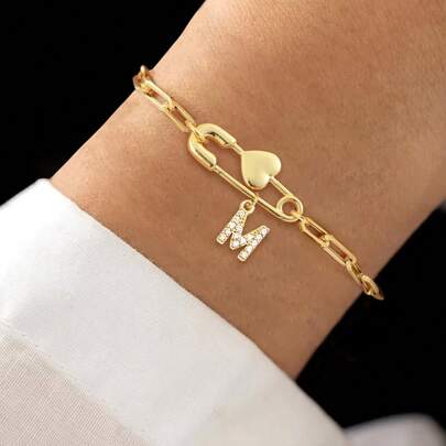 1件简约心形别针镶嵌锆石字母金色不锈钢回形针链手链，女士款