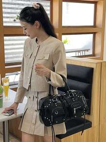 Nueva bolsa de hombro de estilo punk para mujer, hecha de tela impermeable de PU, con diseño de incrustación de remaches y decoración con flecos, de moda y adecuada para el transporte de la mujer, con diseño de compartimentos de gran capacidad y múltiples bolsillos, apta para el transporte, los viajes y las compras como bolso de viaje y vacaciones.