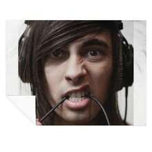 Vic Fuentes Throw Blanket Cosplay Anime Flannel Fashion Sofas Nap Blankets.Jpg - 白色 - 查看 1