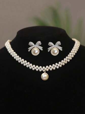 1 Set de Joyería Elegante y Minimalista con Collar de Perlas Falsas Trenzado y Aretes con Strass en Forma de Moño, Diseño Elegante y Lujoso, Adecuado para Bodas, Fiestas y Uso Diario para Mujeres