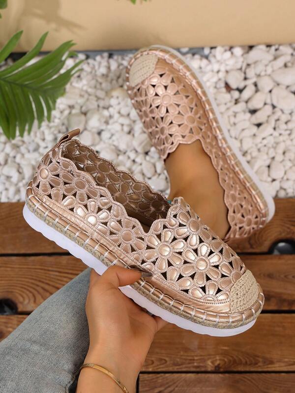أحذية مسطحة جديدة للربيع/الصيف بتصميم أزياء عصري مستورد، بتفاصيل محفورة ومرقعة، قصة مريحة للارتداء اليومي والعطلات، تصميم تنفس مع لمسة فنية لطيفة، أنيقة وعصرية