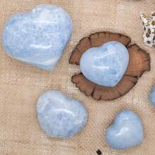1 件波西米亚海蓝宝石心形水晶装饰 - 珠宝、家居装饰和特殊场合、节日礼物、舒缓的蓝色色调、光滑的纹理适合冥想、瑜伽、精神和装饰水晶礼物、优雅的宝石、光泽的表面、精神装饰