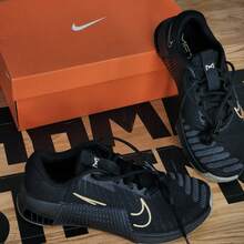 Nike Metcon 9 舒适缓震耐穿透气支撑休闲多功能低帮跑步鞋，男款，黑色 DZ2617-007 - 芝麻棕/橡皮淺褐色/煤黑 - 查看 3