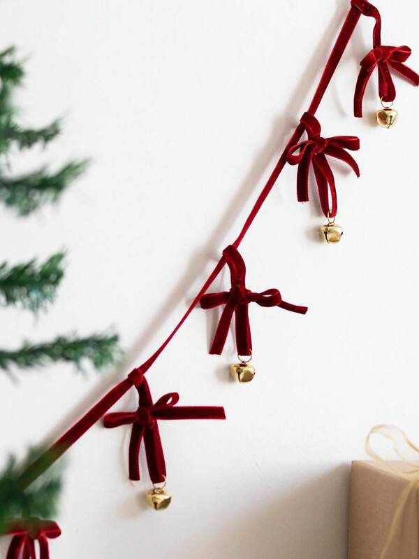 1 قطعة إكليل من الشريط الأحمر المخملي والجرس لعيد الميلاد، ديكور شريط معلق لعيد الميلاد، ديكور المدفأة والجدران والنوافذ والغرف، زينة حفلة عيد الميلاد، ديكور منزلي شتوي لعيد الميلاد