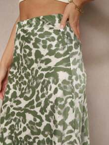 High-Waisted Viscose Leopard Print Elegant Skirt