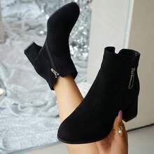 Botas cortas de moda para mujer, nuevas botas cortas de tacón grueso con punta redonda, versátiles y cómodas, botas de tacón alto estilizantes