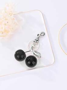 1个樱桃包包挂饰钥匙扣 - 汽车樱桃配饰钥匙扣，女士圣诞礼物，情人节礼物（尺寸：4.3英寸/10.92厘米 x 2.6英寸/6.6厘米，樱桃尺寸：1.26英寸/3.2厘米） - 銀色+黑色 - 查看 4