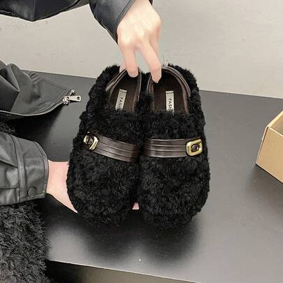 Women Athletic & Outdoor Sandals & Slides
