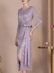 This Luxurious V-Neck Evening Gown Is Perfect For Spring/Summer Mothers. The Three-Quarter Sleeve Lace Sequined Dress Exudes Elegance, Featuring A Bow Tie Design, A Slit At The Hem, And A Back Zipper. A Stylish And High-Quality Gift For Mothers, This Dress Is Suitable For Weddings, Guest Occasions, Everyday Wear, Casual Occasions, Parties, Ceremonies, Social Events, And Birthday Celebrations. - xám tím - Xem 4