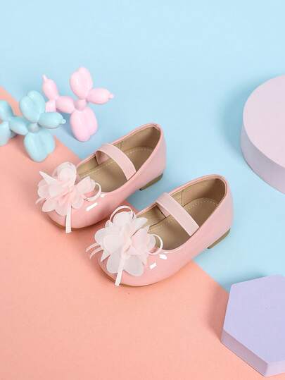 Girls Sweet Princess Soft Bottom Mary Jane Shoes, Handmade Floral Round Toe Flat Gentle Princess Shoes, Cute French Sweet Princess Leather Shoes, New Korean Academic Style Performance Shoes, Suitable For Spring, Summer And Autumn