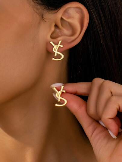 1 Pair Minimalist Elegant Letter Design Stud Earrings For Women