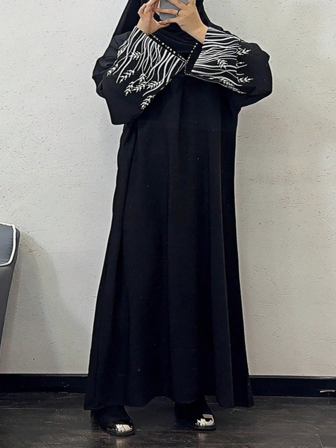 عباية مطرزة بأكمام بدون طرحة، عباية طويلة مطرزة عر...