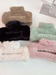 1pc Women's Multi-Color Fluffy Square Hollow Plush Hair Claw Clip, Cute & Versatile For Daily Wear Fall Winter Hair Clip Hair Accessories For Women For Vacation Outfits Woman