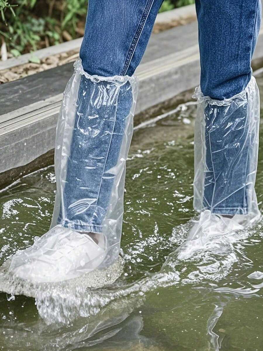 Wasserdichte Regenschuhe für Reisen, perfekt für Regentage. Diese elastischen wasserdichten Regenschuhe können mit Regenmantel oder Regenschirm getragen werden. Diese unisex Einweg-Wasserschutzüberzüge sind rutschfest und eignen sich für Gartenarbeit, Motorradfahren, Radfahren und andere Aktivitäten bei Regen.