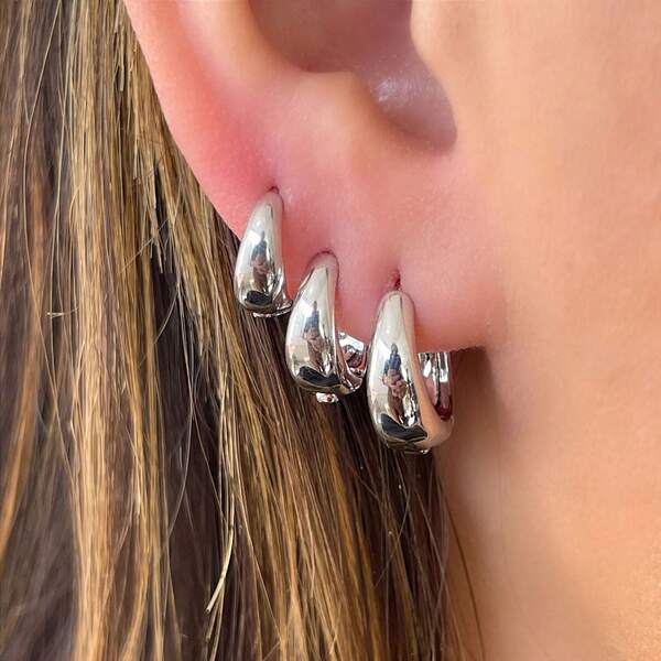 3 paar casual minimalistische mode hoepeloorbellen voor vrouwen, dikke gouden zilveren oorbellen gevuld met hypoallergene kleine Huggie hoepels, lichtgewicht, kleine dikke hoepeloorbellen, stapelbaar voor meerdere piercings