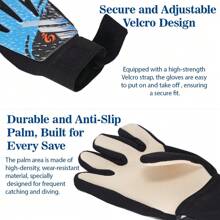 Soccer Goalkeeper Gloves With Durable Palm