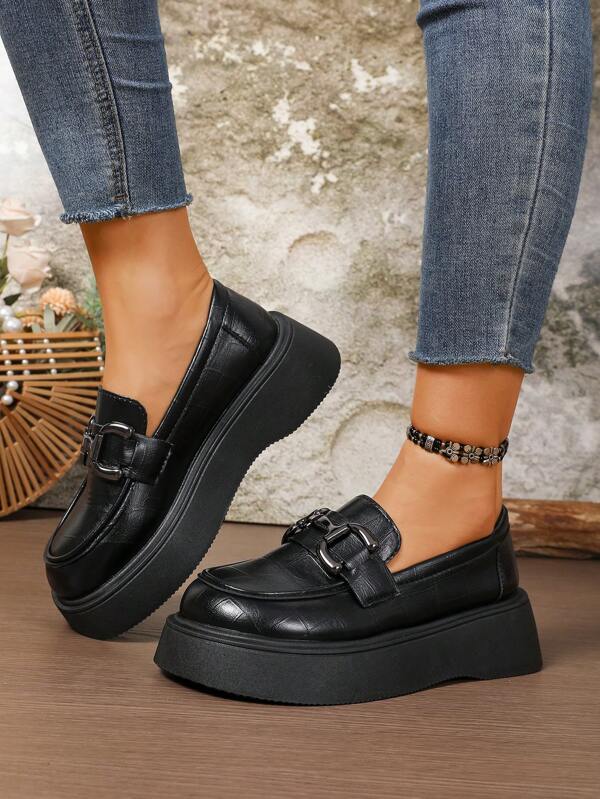 زوج من الحذاء المتنفس الجديد ذو الكعب السميك للمراهقين، أحذية كاجوال بريطانية الطراز الجديدة للربيع/الخريف، بطانة مريحة وكعب منصة متعدد الاستخدامات