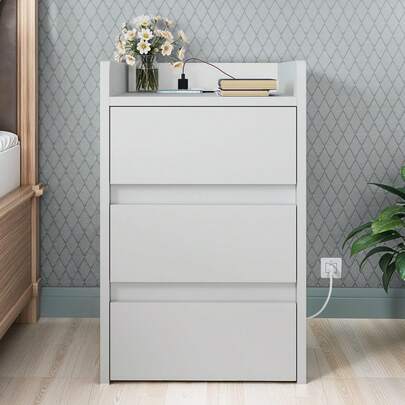Yitahome Beistelltisch mit 3 Schubladen, Nachttisch mit Ladestation, 2 USB-Anschlüssen und Steckdosen, 35x40x60cm -von GeoTower-