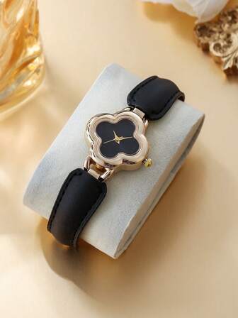 Reloj de lujo de nicho con trébol de cuatro hojas, un reloj de cuarzo retro de alta gama y temperamento para damas, con correa de, adecuado para uso diario, regalo femenino