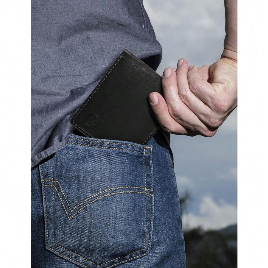 Men's Wellington Leather RFID Bifold Commuter Security Walet