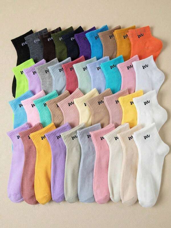 10/20 Double Ladies Random New Alphabet Color-Blocked Short Socks, Cute Fashion Personalized Socks, Comfortable Soft Four-Season Wearable Socks.