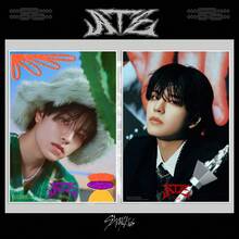 /Kpop/Skz/STAY 海报，明星演唱会周边海报，自粘海报，带背胶，可粘贴于卧室、客厅等家居墙面，以及店铺墙面，装饰卡片海报 - 彩色 - 查看 19