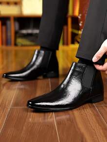 Stivaletti alla caviglia Chelsea di moda da uomo, classici neri con design a fascia elastica, adatti per l'abbigliamento business e casual