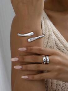 2pcs Set (Teardrop Bracelet And Teardrop Ring), Fashionable Open Symmetric Double Teardrop Crossed Bracelet And Retro Geometric Teardrop Crossed Vintage Gold Ring. Exquisite, Sweet And Elegant Style With Simple And Vintage Design. European And American Style, High-End Feel. Perfect For Daily, Work, Meetings, Parties, Romantic Dates, Photo Shoots, Business Negotiations Or Any Other Elegant Occasions, Beach, Vacation, Summer Jewelry Set