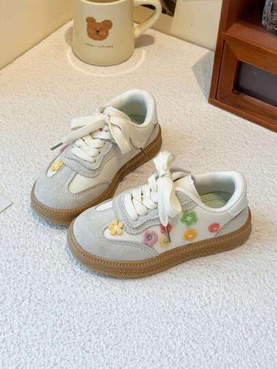 1双校园风儿童运动鞋蕾丝花边女童高颜值运动鞋轻便软底儿童溜冰鞋2025新款时尚训练鞋