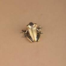 1pc Vintage Brass Frog Figurine - Solid Antique Finish, Golden Toad Decor Ornament, Suitable For Home, Office Or Car - Ideal For Tea Lovers And Animal Enthusiasts, Tea Set Pet Decoration | Antique Frog | Fine Craftsmanship