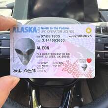 Alien UFO Operator License Prank Card-Real PVC Fancy Dress Party Party Props, Prank Gift For Halloween, Birthday Or Themed Event, Themed Event Accessories| Future Theme| Bright Colors, Space Party Decorations - 1個 - 查看 6