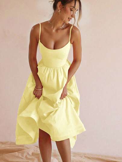 Plus Size Women's Solid Color Sexy U-Neck Ruched Waist Flowy Dress