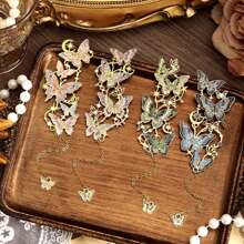 1pc Hollow Butterfly Metal Bookmark, Unique Shaped Butterfly Pendant Book Clip For Students - Multicolor - View 6