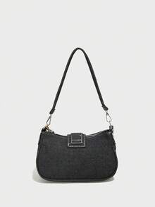 Chiếc túi đeo vai thời trang mới này kết hợp giữa dây xích kim loại và họa tiết hoa anh đào đỏ, có khóa bấm, phù hợp cho việc đi làm hàng ngày, mua sắm, hoạt động ngoài trời và nhiều dịp khác nhau. - màu đen - Xem 3