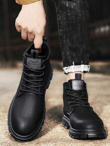 2025 新款复古皮革男靴，舒适防滑软底，适合户外和日常穿着，2000 年代风格的男士工作靴