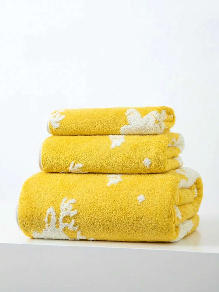 1pc Polyester Fiber Yellow Bath Towel Or Kitchen Small Towel, Thin, Christmas Pattern, Suitable For Men And Women All Seasons, Quick Drying And Absorbent, Suitable For Bathroom, Holiday Gift, School, Outdoor Travel And Home Use - Yellow - View 9