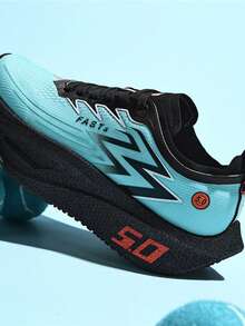 أحذية رياضية للرجال مزودة بلوح كربوني للاستخدام الخارجي، أحذية جري للسباقات والتدريب والنصف ماراثون وجري السرعة. أحذية رياضية للنساء، أحذية للمنافسات الرياضية والميدان والطرق، أحذية جري للنساء، مصنوعة من شبكة تنفس، وأسطح مقاومة للانزلاق وماصة للصدمات