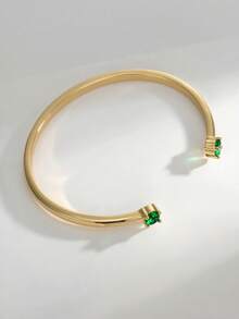 Charm-In Brazalete abierto chapado en oro de 18K con piedra de circonia verde, joyería como regalo de vuelta a clases