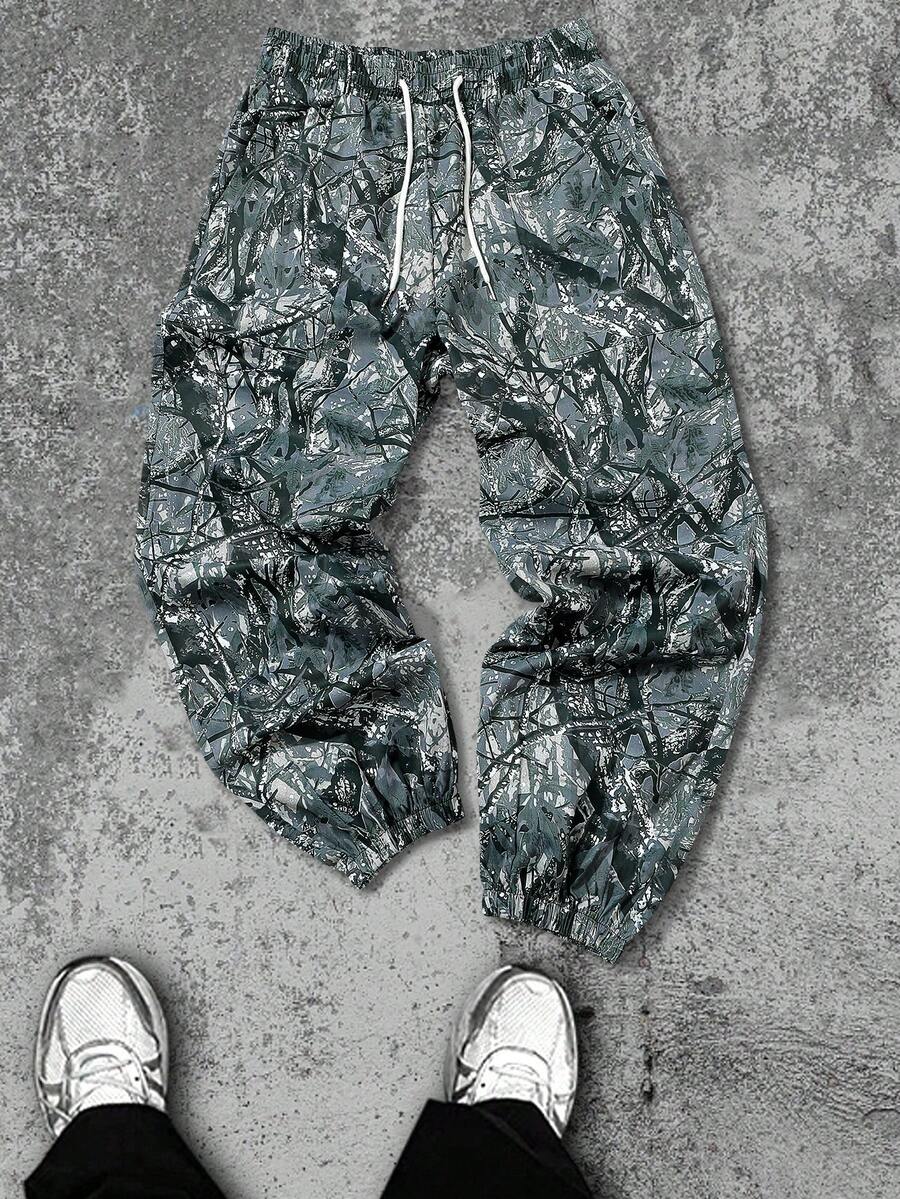 Fashionable Streetwear Camouflage Print Loose Fit Men's Pants