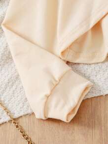 2pcs/Set Girls Cropped Hoodie And Ribbed A-Line Mini Skirt Set, Heart & Letter Print Design, Suitable For Travel, Photography, Family Gathering, School Events, Banquet Or Party (2-7 Years)