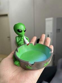 1 pezzo Posacenere esotico e creativo a forma di alieno, posacenere personalizzato in stile alieno in resina, decorazione adatta per ogni occasione e ambiente, ottimo per Natale, Ognissanti, Pasqua, Ringraziamento - Senza bisogno di ulteriore decorazione