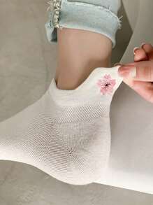 1/3/5/6/10 par damskich krótkich skarpetek w jednolitym kolorze z haftowanym kwiatem śliwki, miękkich i wygodnych, antypoślizgowych, odpowiednich do codziennego noszenia