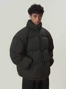 男士黑色立领羽绒服一件，基础款易搭配，保暖舒适，简约宽松版型，适合冬季街头穿着、通勤，尽显老钱风范。 - 黑色 - 查看 2