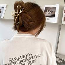 1 PC Golden Bowknot Hair Claw Clip Alloy,Elegant Non-Slip Strong Hold Grip Hair Jaw Clip,Non-Slip Alloy Design For Thick Hair,Hair Catcher Clip,School Stuff, College - 金色 - 查看 4