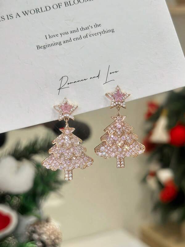 1 paire de boucles d'oreilles de luxe étincelantes avec étoiles et sapins de Noël, décorées de pierres en zirconium cubique, convenant pour le port quotidien et les tenues de Noël pour femmes