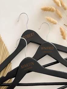 Wieszak na suknię ślubną na zamówienie. Spersonalizowany wieszak ślubny. Spersonalizowany wieszak ślubny. Wygrawerowane imię i data. Prezent na wieczór panieński.