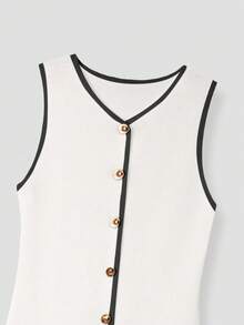 FOR BEAUTY V领金属纽扣无袖休闲简约街头风通勤轻薄针织短裙，春夏新年款 - 白色拼黑邊 - 查看 8