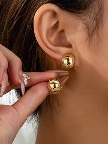 1 Pair Fashionable Casual Versatile Clip-On Earrings For Women, Seamless Gold